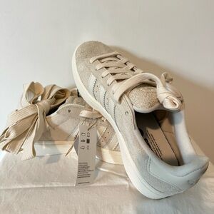 NWT Adidas Campus 00s